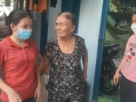 Chủ nhà trọ ở Bình Dương chia sẻ khó khăn với công nhân thất nghiệp