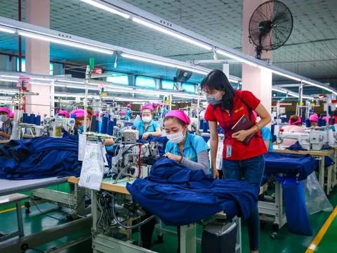 Tăng thưởng Tết, hỗ trợ tìm việc giữa làn sóng cắt giảm lao động