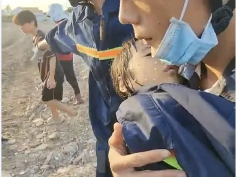 Cứu bé gái 5 tuổi bị ngã xuống hố cọc ép bê tông sâu 15m