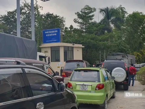 Tp.HCM: Nhiều trung tâm đăng kiểm quá tải, tài xế phải xếp hàng từ 2h sáng