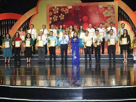 Chương trình 'Tết nghĩa tình' góp hơn 9 tỷ đồng chăm lo tết cho trẻ mồ côi, nông dân khó khăn