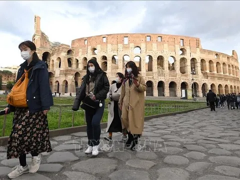 Italy quy định du khách đến từ Trung Quốc phải xét nghiệm COVID-19