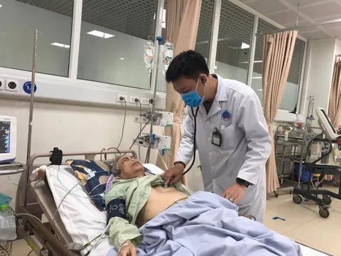 Trời rét, người bệnh cao huyết áp cần cảnh giác biến chứng nặng