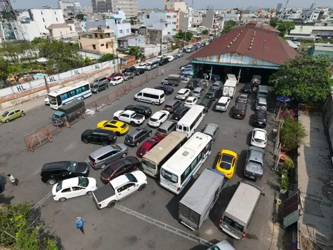 Giám đốc Sở Giao thông Vận tải TPHCM lên tiếng về tình hình ùn ứ ở các trung tâm đăng kiểm