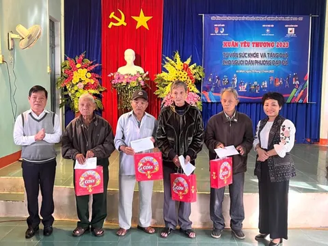 Chăm sóc sức khỏe định kỳ cho Mẹ Việt Nam anh hùng