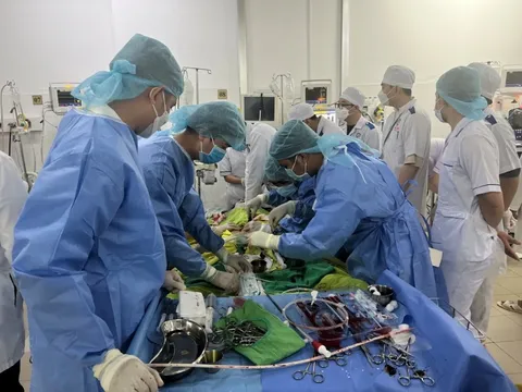 Dùng kỹ thuật hiện đại nhất cứu sống bệnh nhân sốt xuất huyết biến chứng