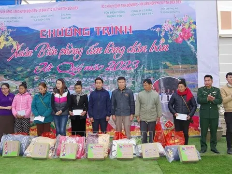 'Xuân Biên phòng ấm lòng dân bản' tại các xã biên giới Điện Biên