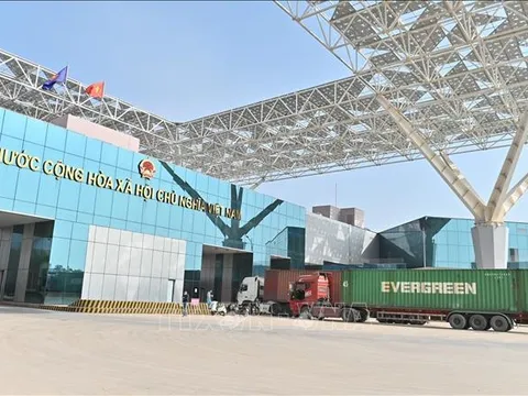 Từ 8/1, sẽ dừng xét nghiệm PCR tại các cửa khẩu ở Móng Cái (Quảng Ninh)