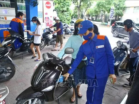 Bộ Công Thương chỉ đạo khẩn doanh nghiệp đảm bảo đủ nguồn xăng dầu