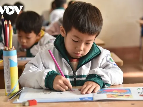 Bộ trưởng Bộ GD-ĐT: Sắp tới chắc chắn sẽ có chuyển biến về thu nhập của giáo viên