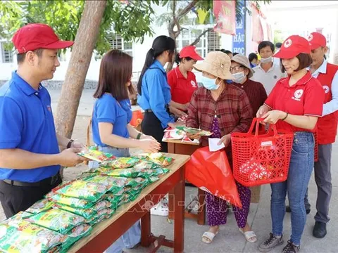 Ninh Thuận: Tổ chức "Chợ Nhân đạo" hưởng ứng "Tết Nhân ái" Xuân Quý Mão