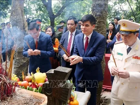 Dâng hương tưởng niệm các Vua Hùng trước thềm Xuân mới