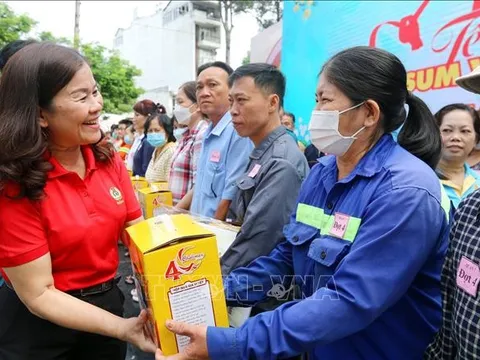 Đón Tết cùng công nhân, người lao động tại các khu nhà trọ