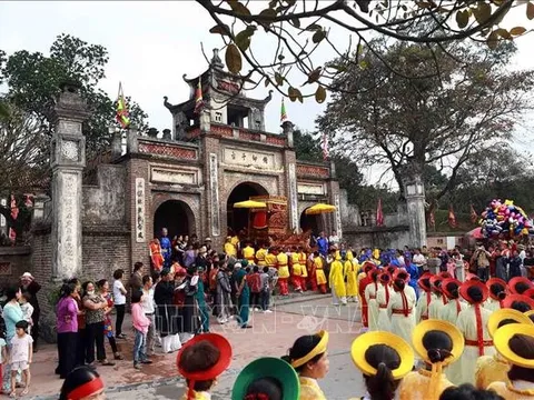 Đón bằng công nhận Lễ hội Cổ Loa là Di sản văn hóa phi vật thể quốc gia