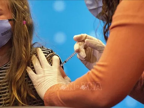 FDA đề xuất tiêm phòng COVID-19 một liều mỗi năm