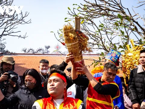 Làng Thị Cấm kéo lửa thổi cơm thi