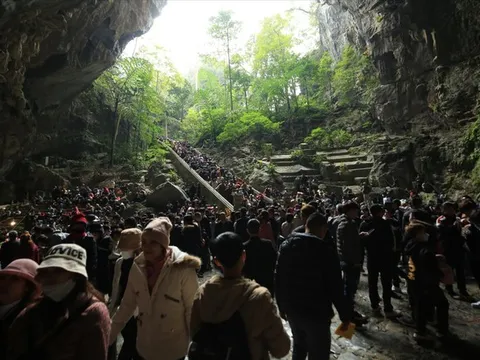 Bùng nổ lễ hội xuân