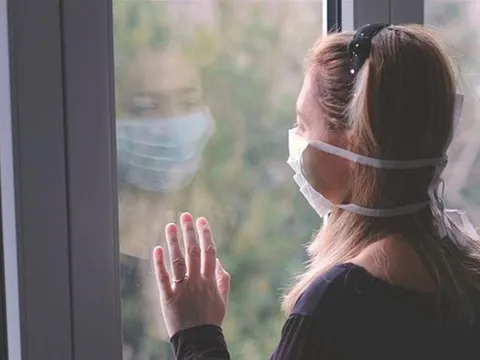 COVID-19 ảnh hưởng sâu rộng đến sức khỏe tâm thần của giới trẻ