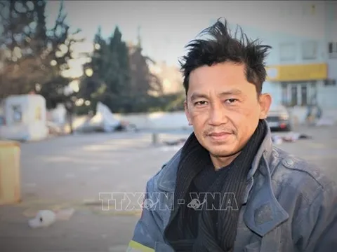 Cảm xúc vỡ òa của người lính Việt Nam khi cứu sống nạn nhân động đất