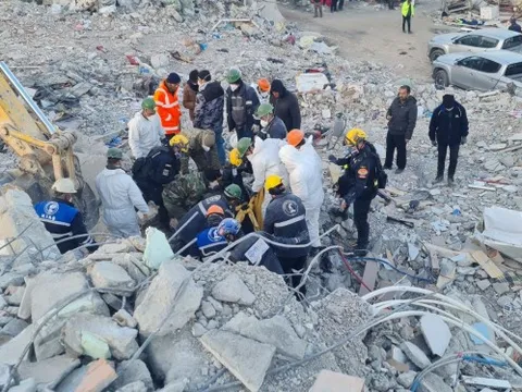 Những câu chuyện xúc động của đoàn 'Sứ giả nhân đạo' Việt Nam khi cứu nạn, cứu hộ ở Thổ Nhĩ Kỳ