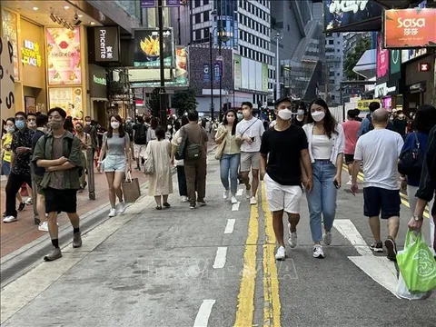 Từ 1/3, Hong Kong bãi bỏ quy định bắt buộc đeo khẩu trang