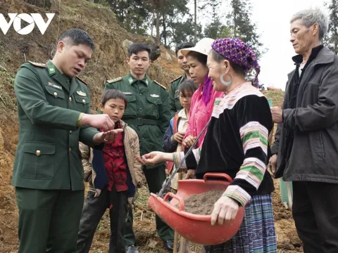 Cán bộ biên phòng biết 5 thứ tiếng dân tộc