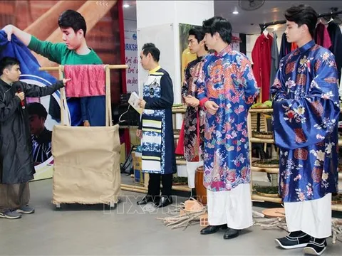 Xây dựng thương hiệu áo dài Việt từ giá trị văn hóa bản địa