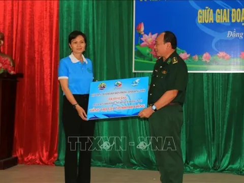 'Tiếp sức' cho phụ nữ khu vực biên giới