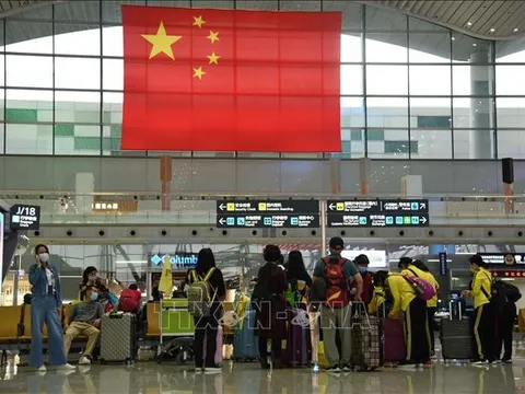 Trung Quốc dỡ bỏ hạn chế thị thực đối với người nước ngoài sau dịch COVID-19