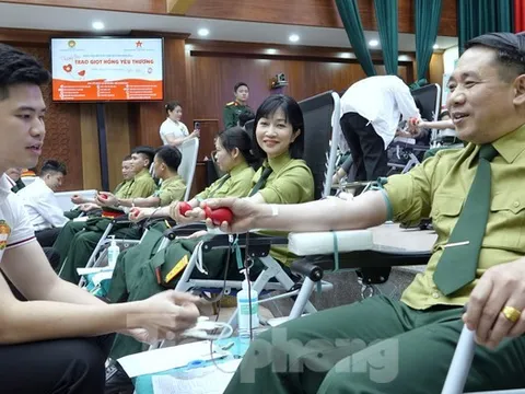 Tháng Ba trao giọt hồng yêu thương