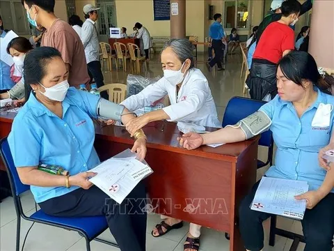 TP Hồ Chí Minh: Ngày hội vì sức khỏe người lao động và đồng diễn áo dài