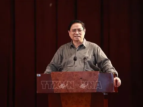 Thủ tướng tặng học bổng cho trẻ em có hoàn cảnh khó khăn tỉnh Điện Biên