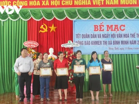 Ấm lòng Tết quân dân đồng bào Khmer