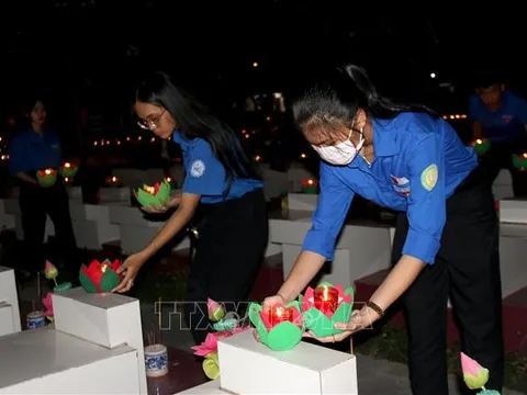 Bình Thuận: Thắp nến tri ân các anh hùng liệt sỹ