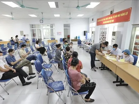 Tăng cường tiêm vaccine phòng COVID-19, ưu tiên bảo vệ nhóm nguy cơ cao