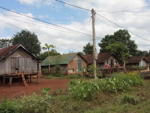 Người mẹ Tây Nguyên nuôi giấu bộ đội trong buôn làng