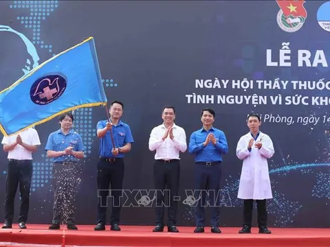 Thầy thuốc trẻ làm theo lời Bác, tình nguyện vì sức khỏe cộng đồng
