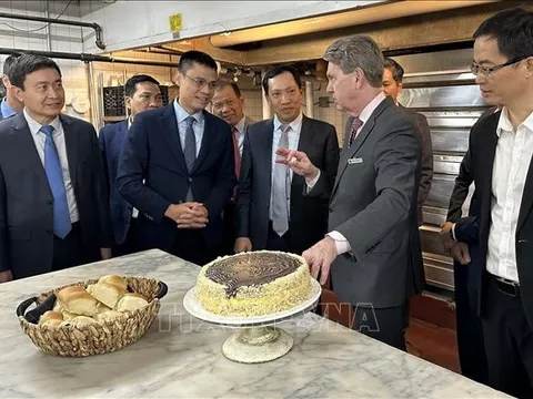 Xúc động thăm nơi Bác Hồ từng sống và làm việc tại Mỹ