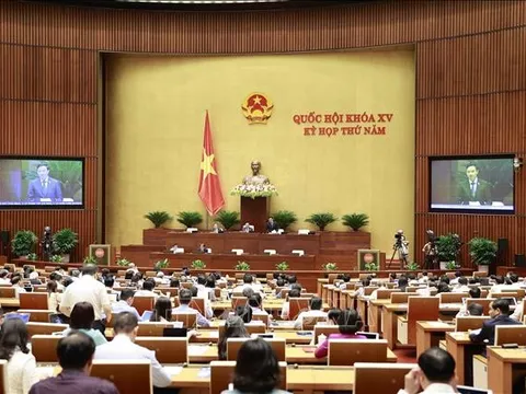 Ngày 24/5, Quốc hội thảo luận tại hội trường về hai dự án Luật và nhiều nội dung khác