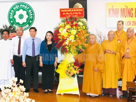 Lãnh đạo Ủy ban MTTQ Việt Nam chúc mừng Đại lễ Phật đản tại TP.HCM