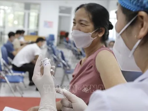 Chuẩn bị cho việc công bố hết dịch COVID-19 nhưng vẫn không được chủ quan