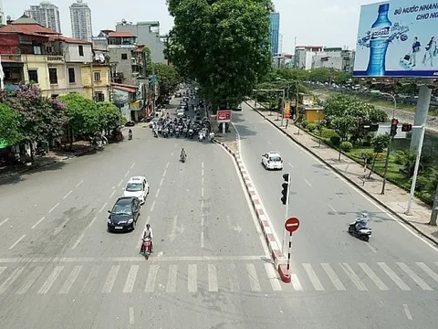 Chờ đèn đỏ dưới bóng râm, coi chừng bị phạt 400 nghìn đồng!