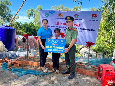 Kiên Giang: Đoàn Thanh niên Công an tỉnh phối hợp khởi công 2 công trình "Khăn quàng đỏ”