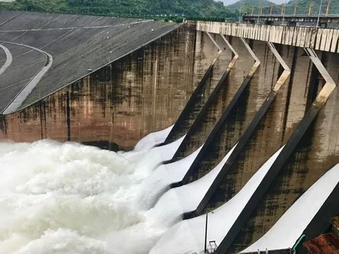 Nước về hồ thủy điện tăng nhanh, không còn thấp thỏm lo cắt điện