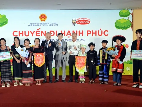 ‘Chuyến đi hạnh phúc’ cho trẻ em có hoàn cảnh khó khăn