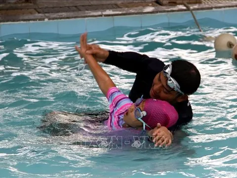 Dạy bơi miễn phí cho khoảng 4.000 học sinh Quảng Nam