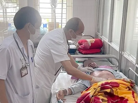 Vì sao bệnh thủy đậu dễ chuyển nặng, tử vong ở người lớn?