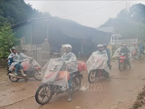 Kịp thời hỗ trợ các hộ dân bị ảnh hưởng mưa lũ ở Mù Cang Chải