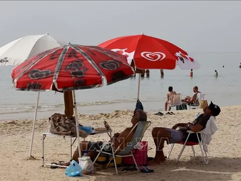 Israel đối phó với nhiệt độ tăng cao bất thường vào mùa Hè