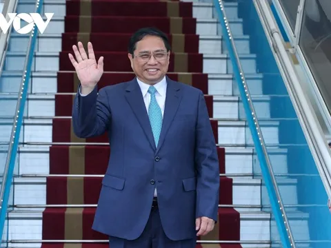 Thủ tướng lên đường dự hội nghị cấp cao ASEAN lần thứ 43